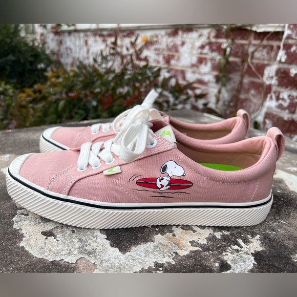 Cariuma OCA Sneakers Peanuts Snoopy Skateboard Pink Canvas Shoes Womens 9.5 - Picture 2 of 12